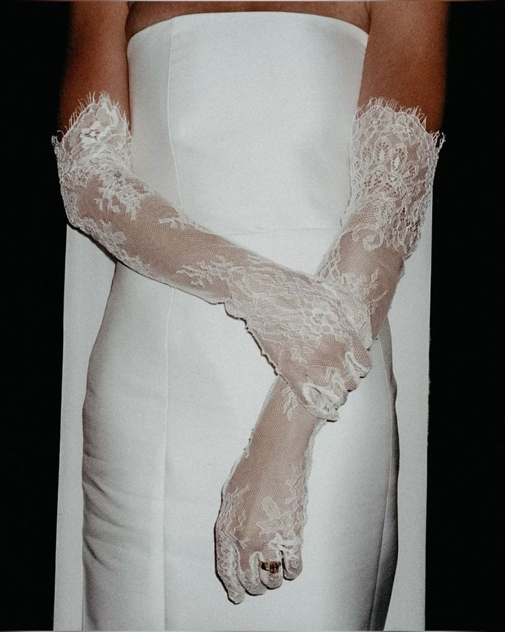 Anatol lace bridal gloves