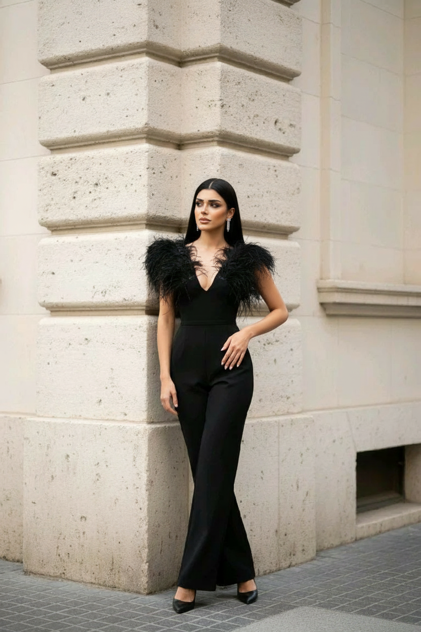 Salopeta accesirizata cu pene Lara