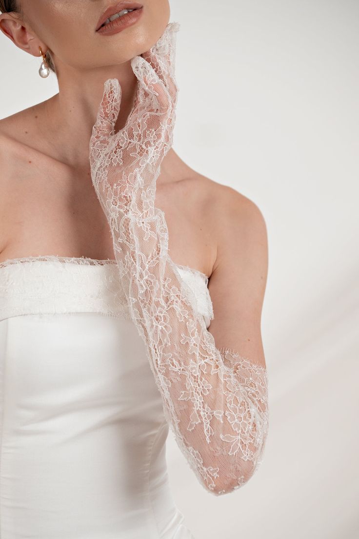 Anatol lace bridal gloves