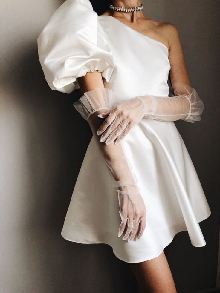 Manusi  lungi mireasa Uma